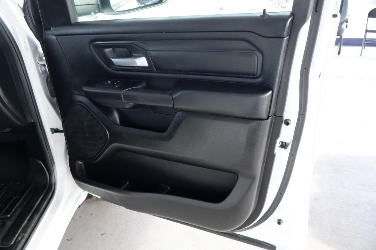 RAM 1500 Tradesman 4x4 Quad Cab 6'4" Box 2021