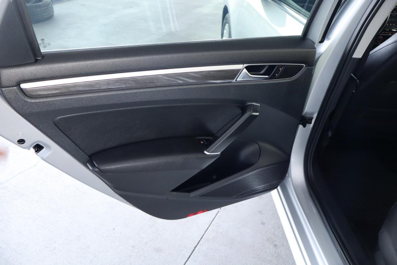 Volkswagen Passat 1.8T SE Auto 2017