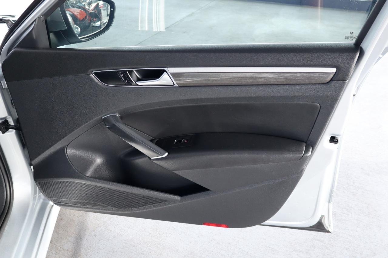 Volkswagen Passat 1.8T SE Auto 2017