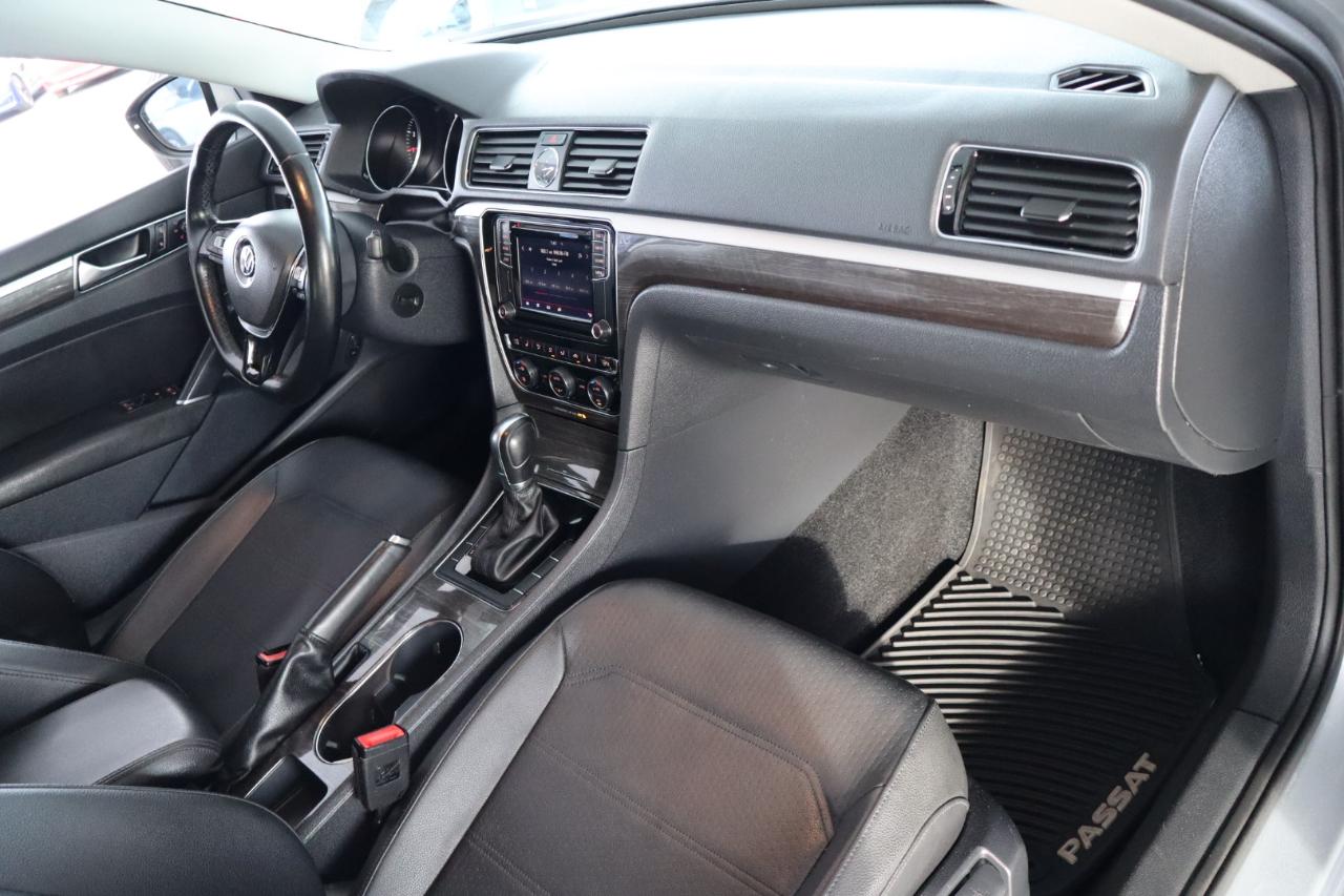 Volkswagen Passat 1.8T SE Auto 2017