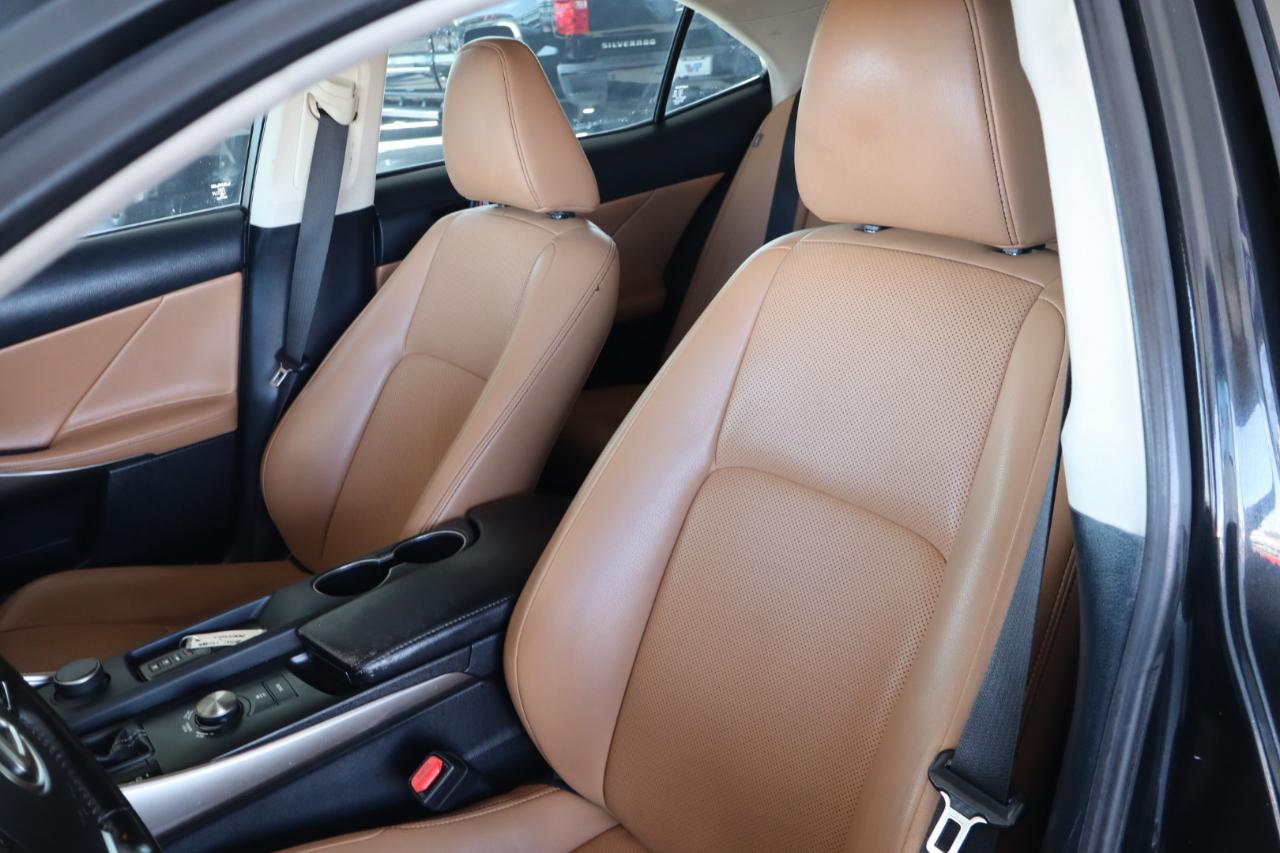 Lexus IS IS 300 RWD 2020