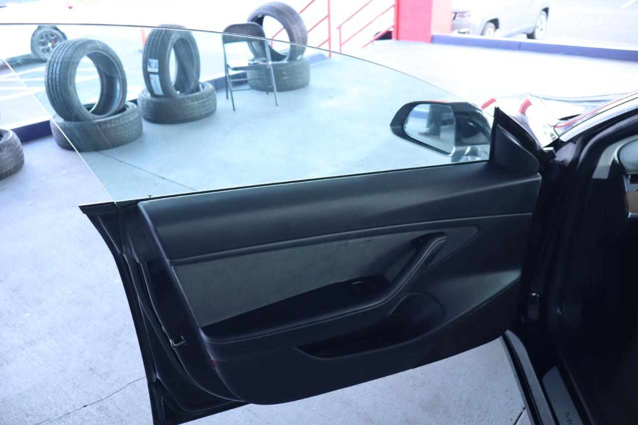 Tesla Model 3 Mid Range Battery RWD 2018