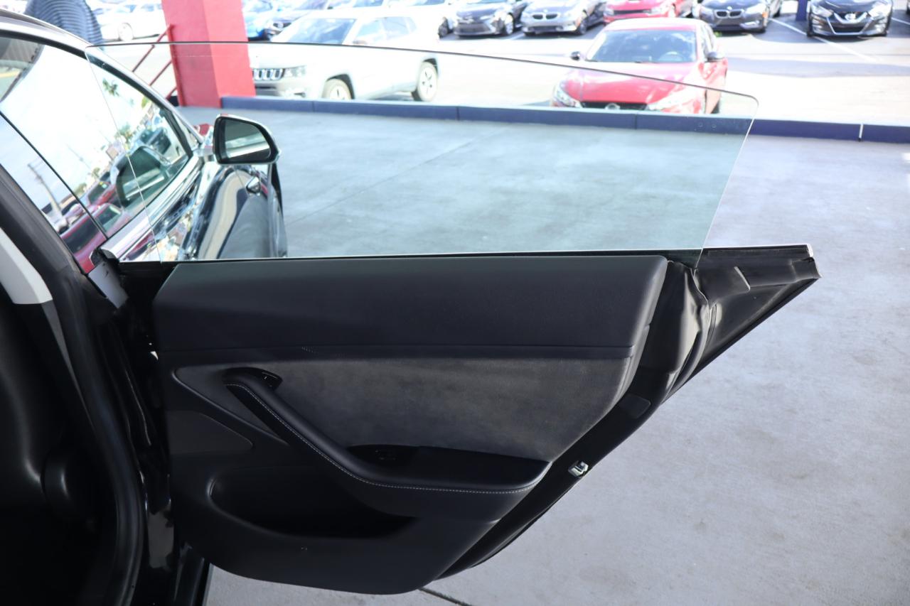 Tesla Model 3 Mid Range Battery RWD 2018