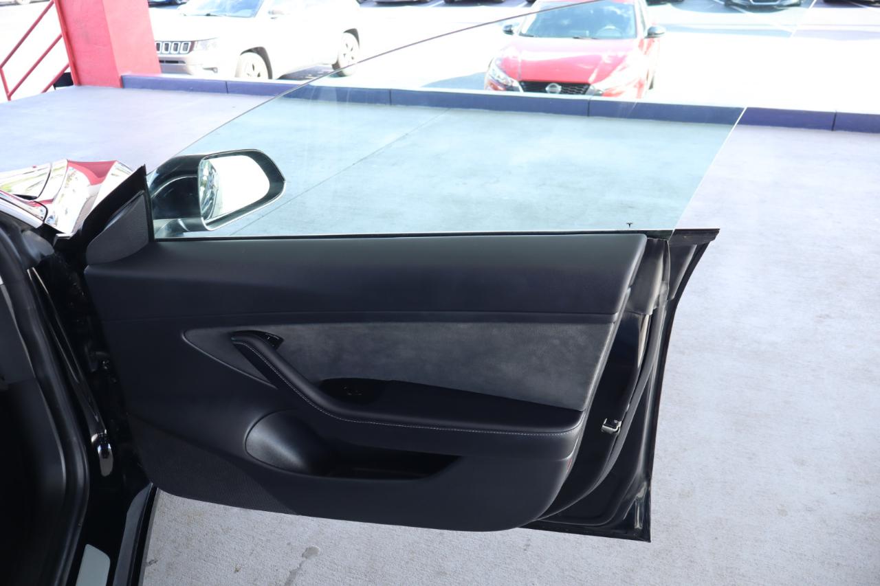 Tesla Model 3 Mid Range Battery RWD 2018