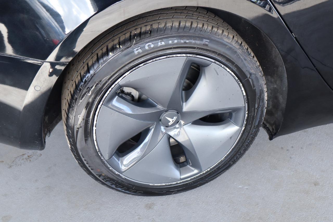 Tesla Model 3 Mid Range Battery RWD 2018