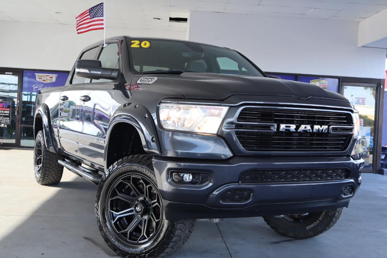 RAM 1500 Big Horn 4x4 Crew Cab 6'4" Box 2020