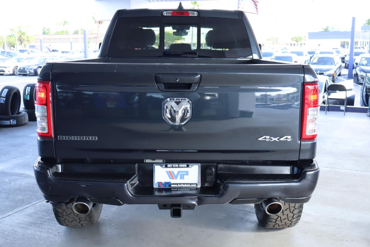 RAM 1500 Big Horn 4x4 Crew Cab 6'4" Box 2020