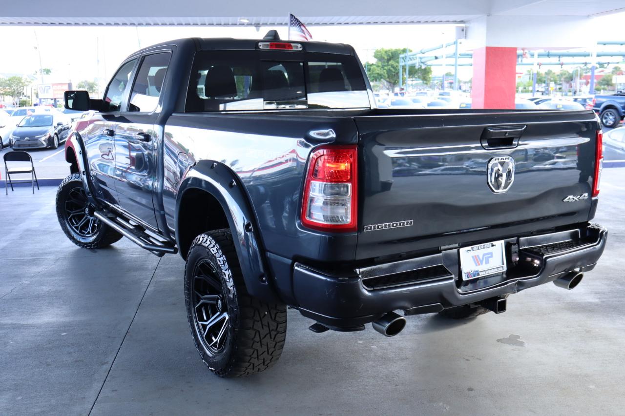 RAM 1500 Big Horn 4x4 Crew Cab 6'4" Box 2020