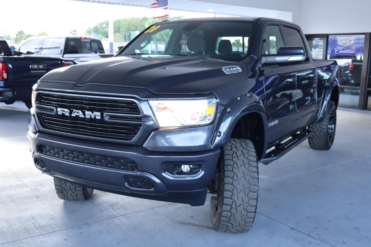 RAM 1500 Big Horn 4x4 Crew Cab 6'4" Box 2020