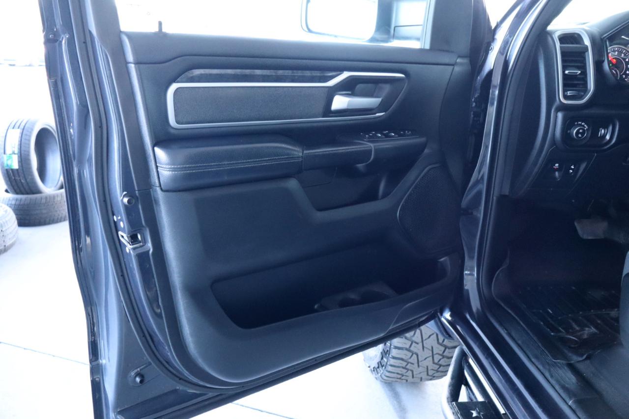 RAM 1500 Big Horn 4x4 Crew Cab 6'4" Box 2020