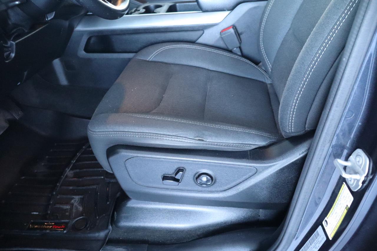 RAM 1500 Big Horn 4x4 Crew Cab 6'4" Box 2020