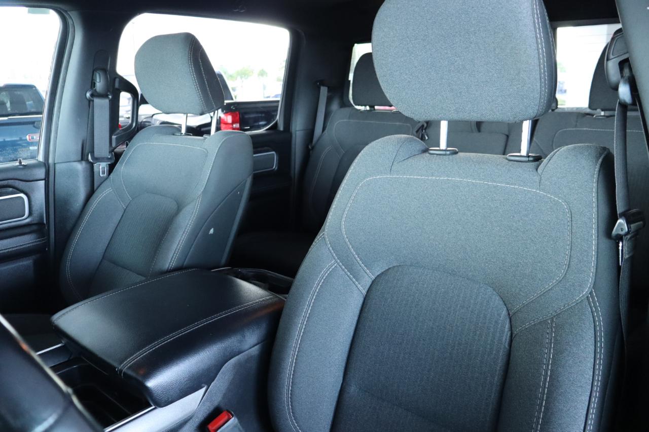 RAM 1500 Big Horn 4x4 Crew Cab 6'4" Box 2020