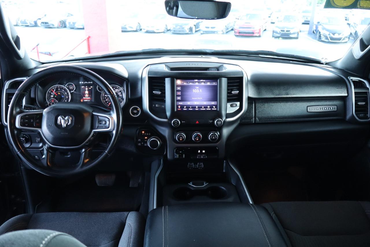 RAM 1500 Big Horn 4x4 Crew Cab 6'4" Box 2020