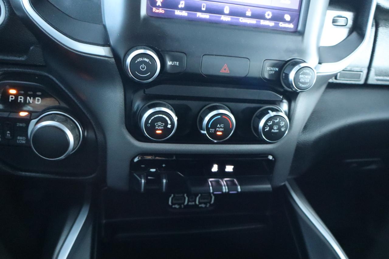 RAM 1500 Big Horn 4x4 Crew Cab 6'4" Box 2020