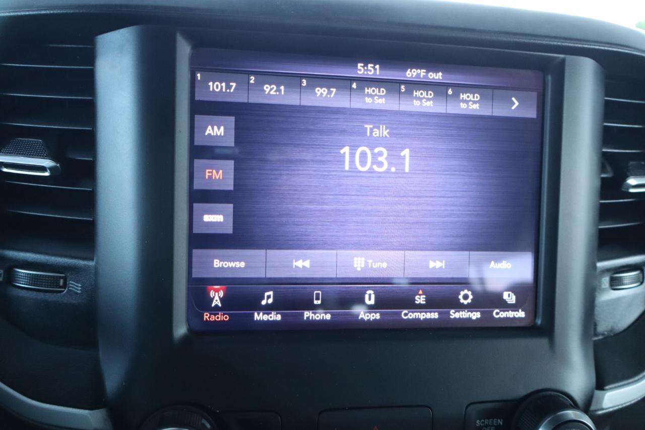 RAM 1500 Big Horn 4x4 Crew Cab 6'4" Box 2020