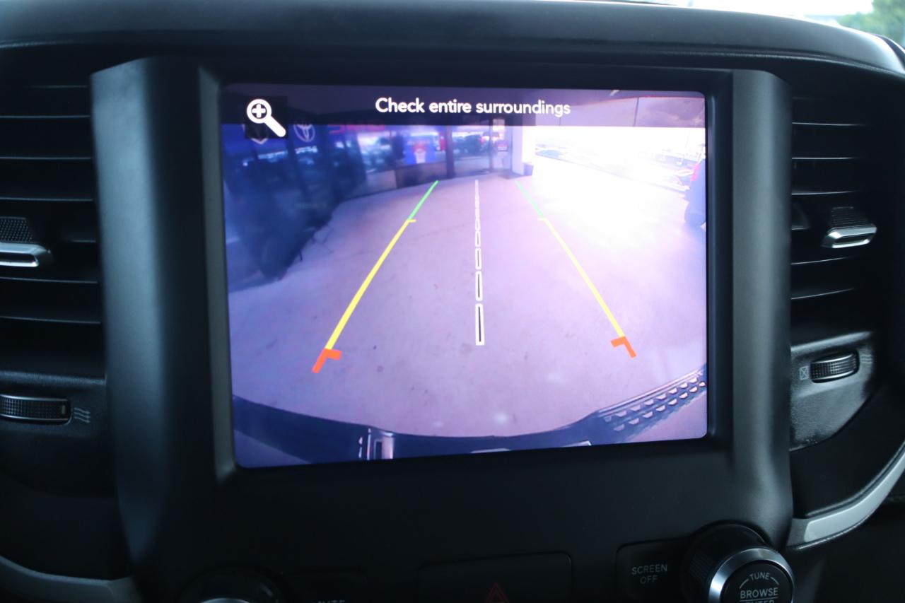 RAM 1500 Big Horn 4x4 Crew Cab 6'4" Box 2020