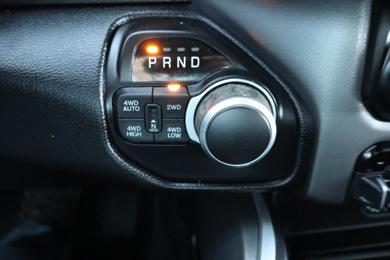 RAM 1500 Big Horn 4x4 Crew Cab 6'4" Box 2020