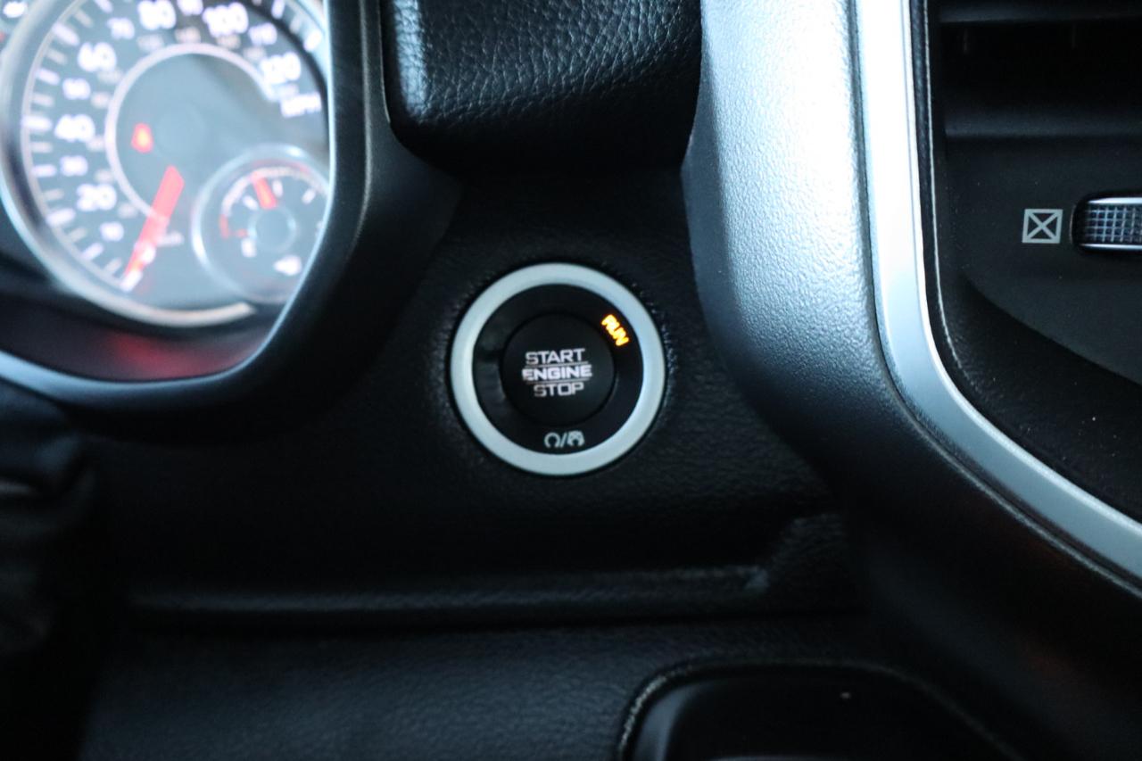 RAM 1500 Big Horn 4x4 Crew Cab 6'4" Box 2020