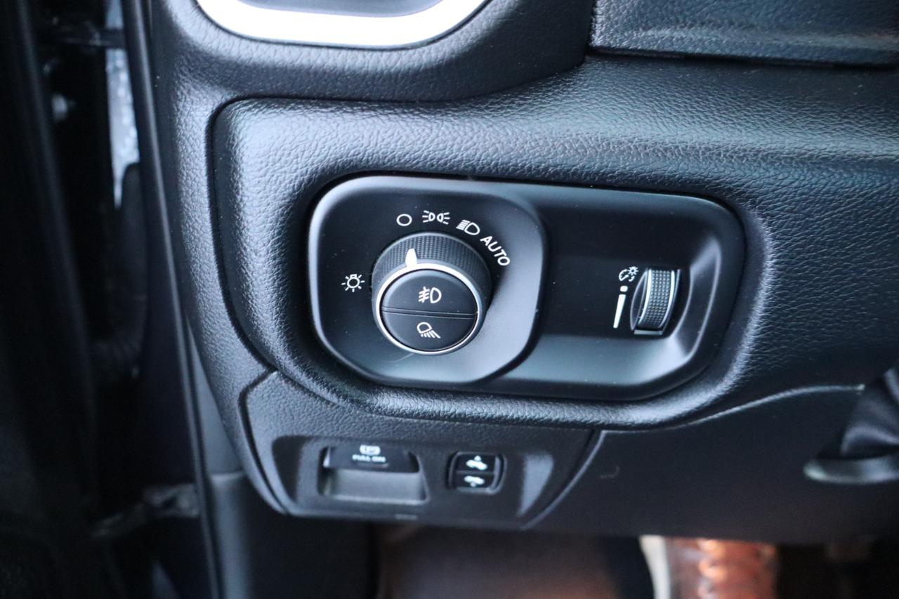 RAM 1500 Big Horn 4x4 Crew Cab 6'4" Box 2020