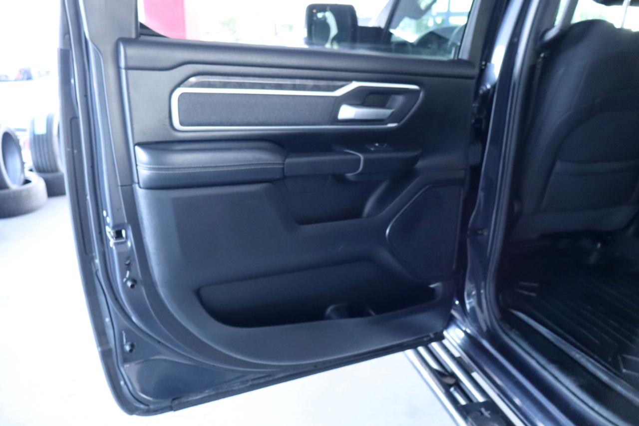 RAM 1500 Big Horn 4x4 Crew Cab 6'4" Box 2020