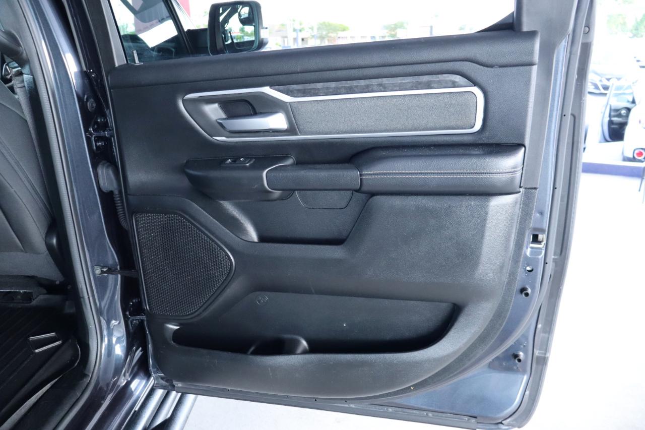 RAM 1500 Big Horn 4x4 Crew Cab 6'4" Box 2020