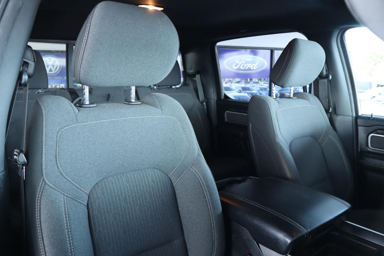 RAM 1500 Big Horn 4x4 Crew Cab 6'4" Box 2020