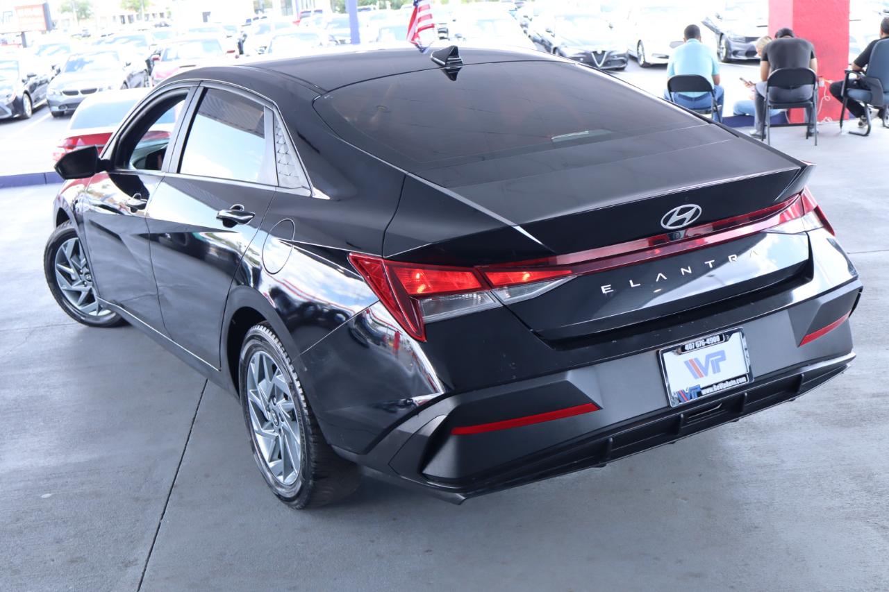 Hyundai Elantra SEL IVT 2024