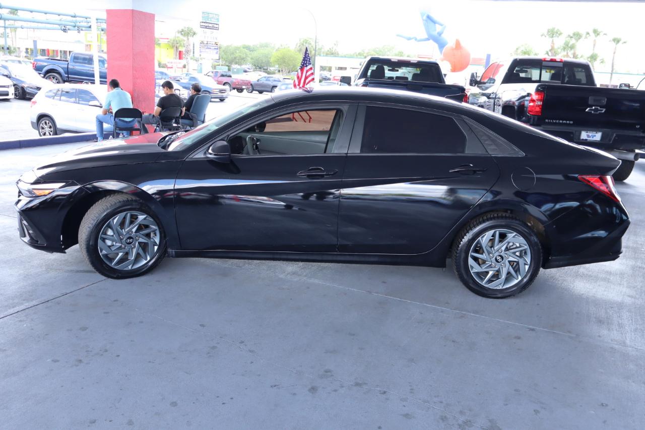 Hyundai Elantra SEL IVT 2024