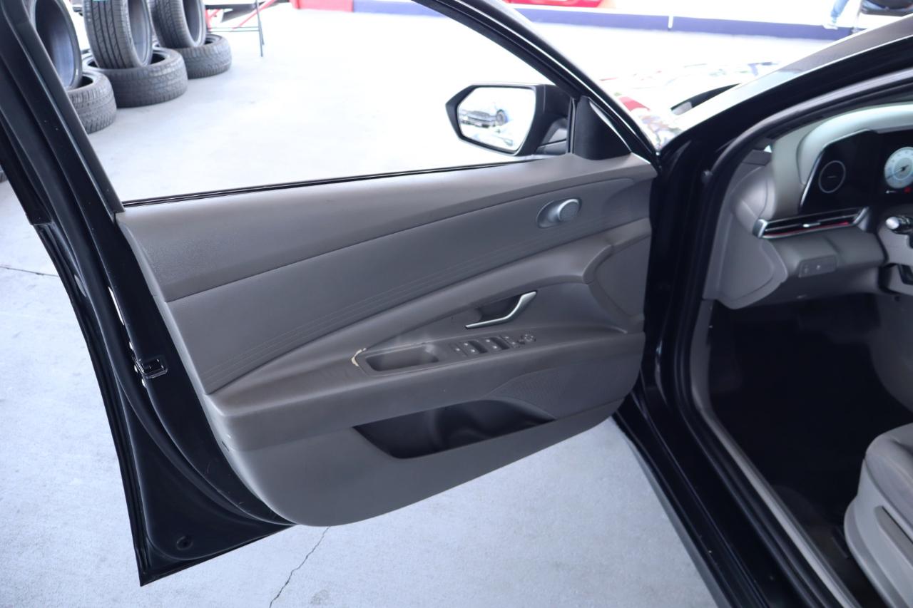 Hyundai Elantra SEL IVT 2024