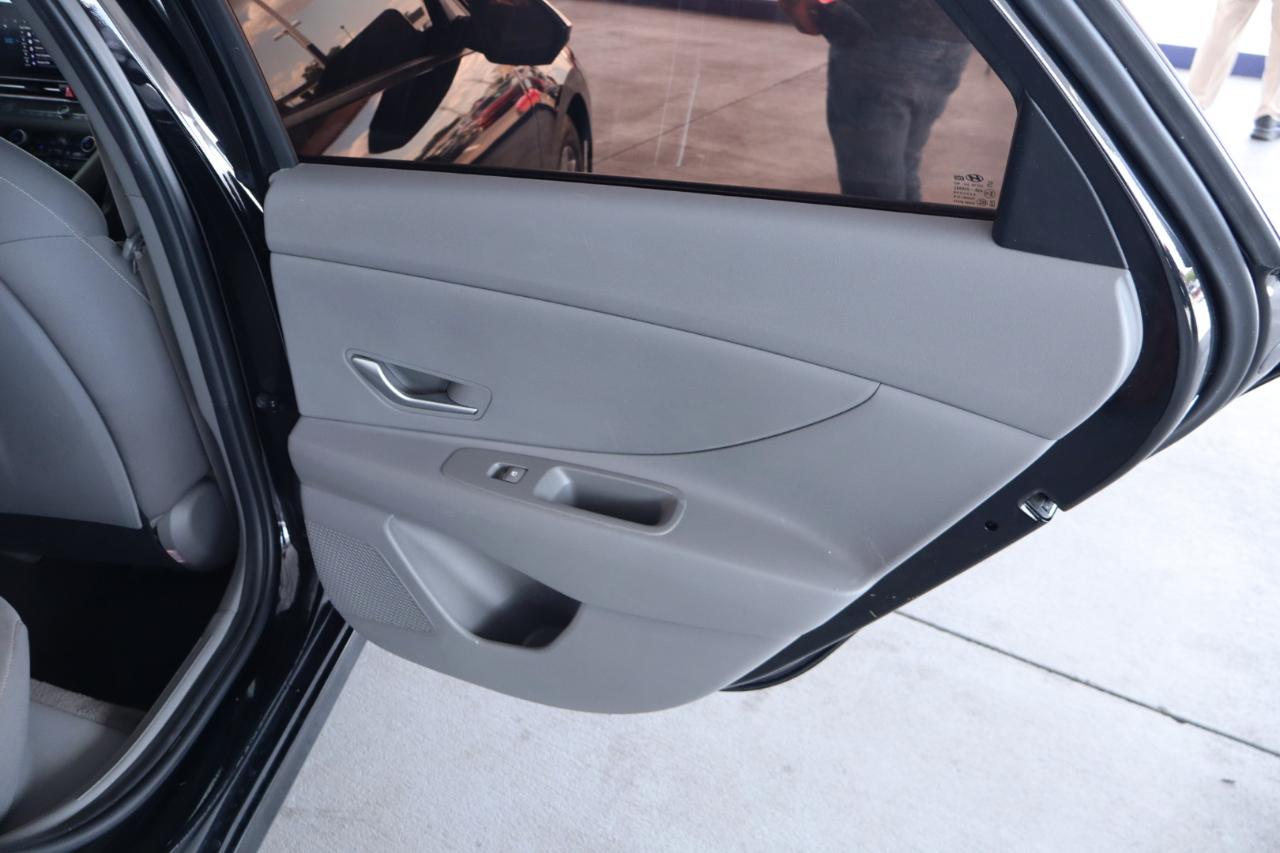 Hyundai Elantra SEL IVT 2024