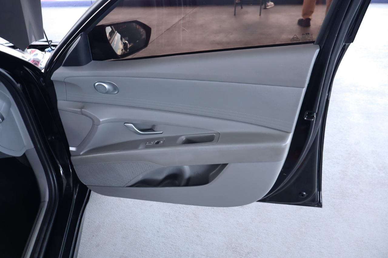 Hyundai Elantra SEL IVT 2024