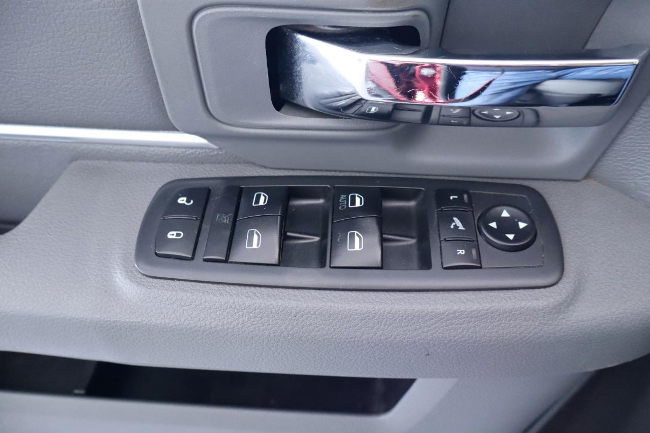 RAM 1500 Classic Big Horn 4x2 Crew Cab 5'7" Box 2019