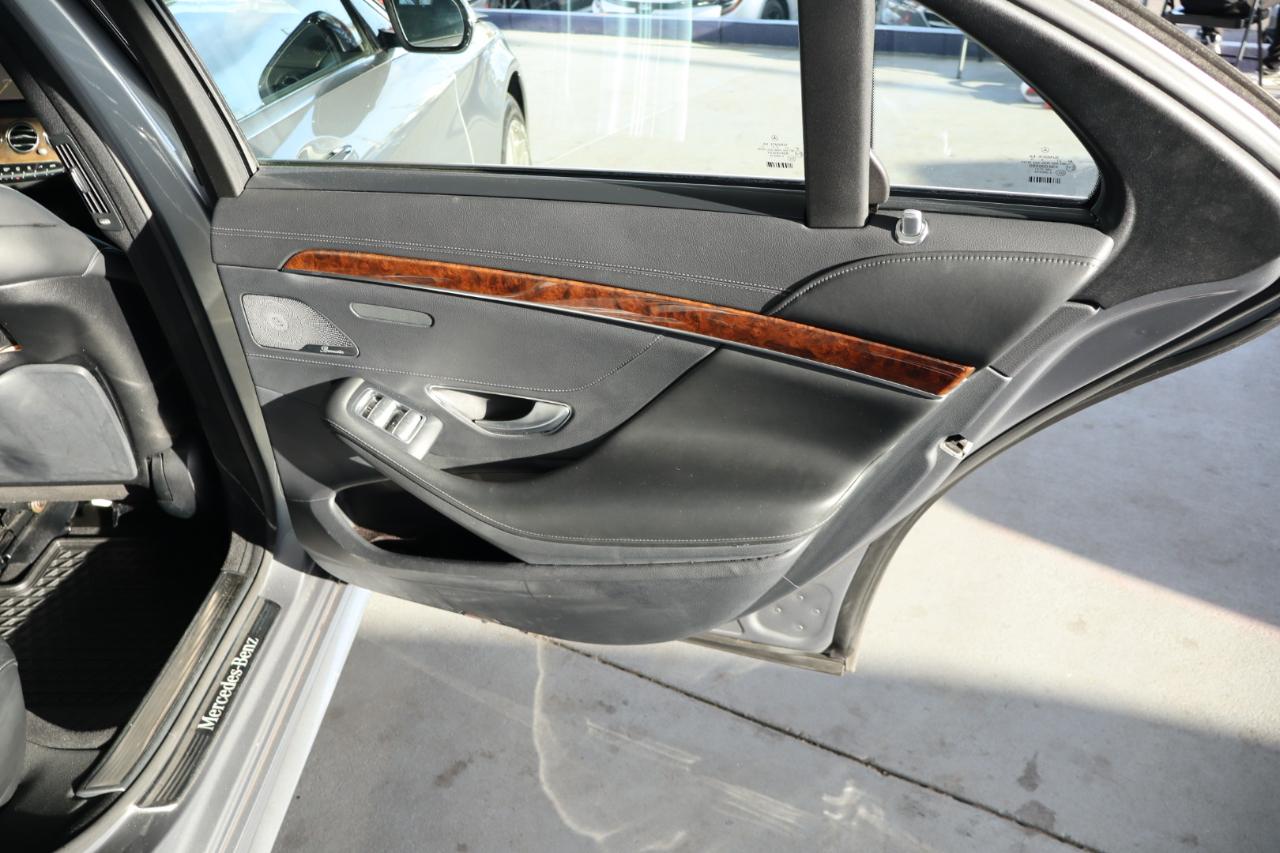 Mercedes-Benz S-Class 4dr Sdn S 550 4MATIC 2015