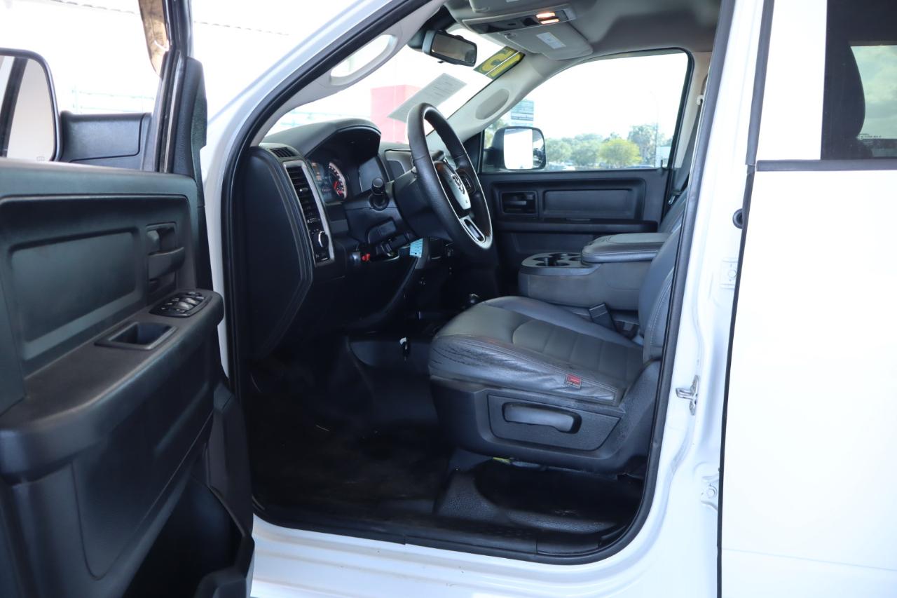 RAM 3500 4WD Crew Cab 149" Tradesman 2015