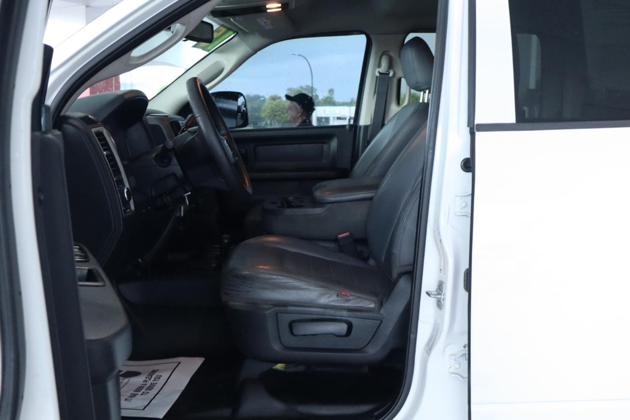 RAM 3500 4WD Crew Cab 149" Tradesman 2015