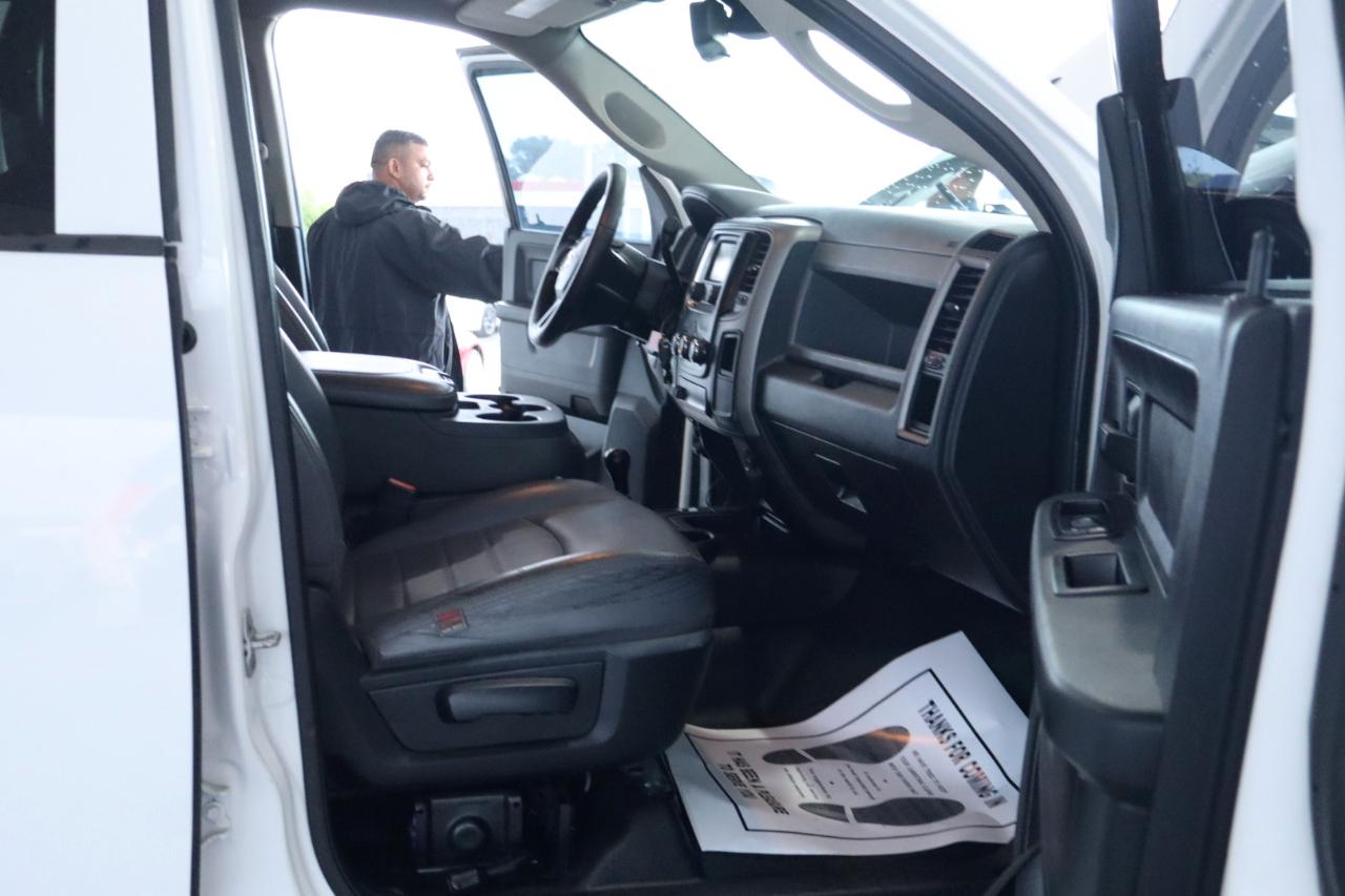 RAM 3500 4WD Crew Cab 149" Tradesman 2015