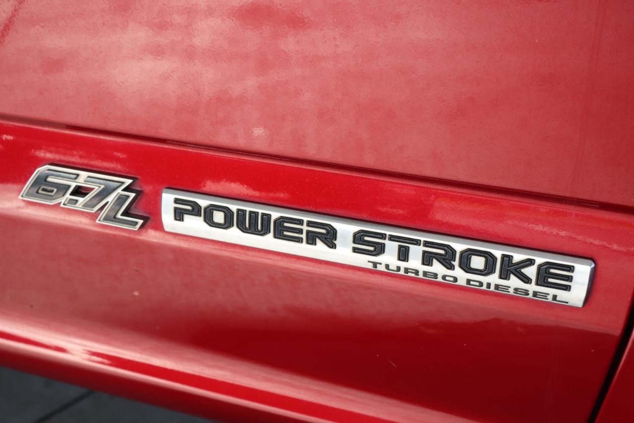 Ford Super Duty F-350 DRW King Ranch 4WD Crew Cab 8' Box 2017