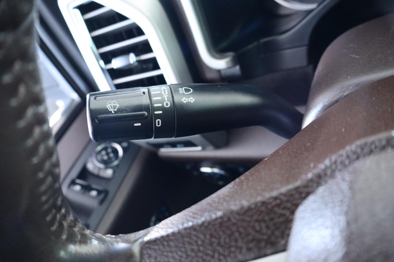 Ford Super Duty F-350 DRW King Ranch 4WD Crew Cab 8' Box 2017