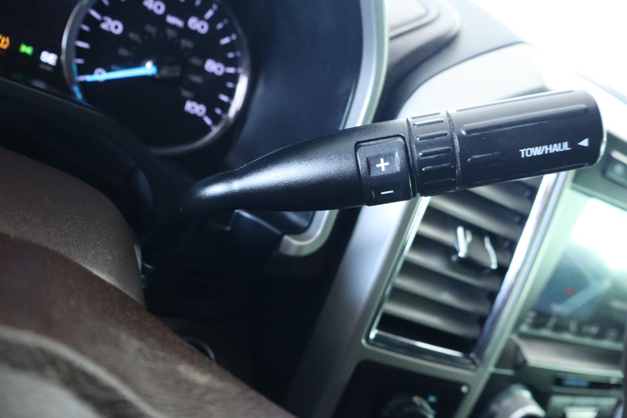 Ford Super Duty F-350 DRW King Ranch 4WD Crew Cab 8' Box 2017