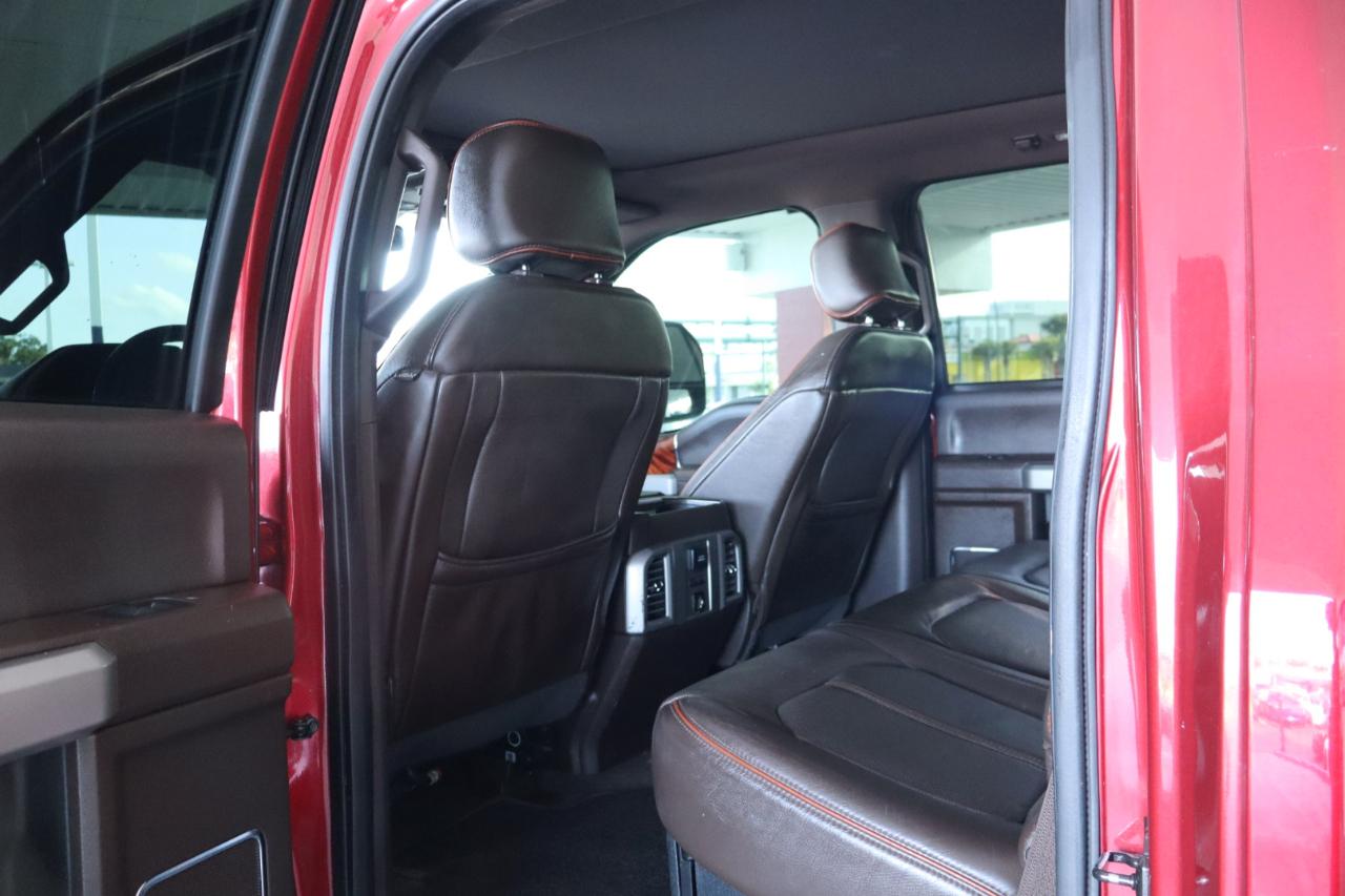 Ford Super Duty F-350 DRW King Ranch 4WD Crew Cab 8' Box 2017