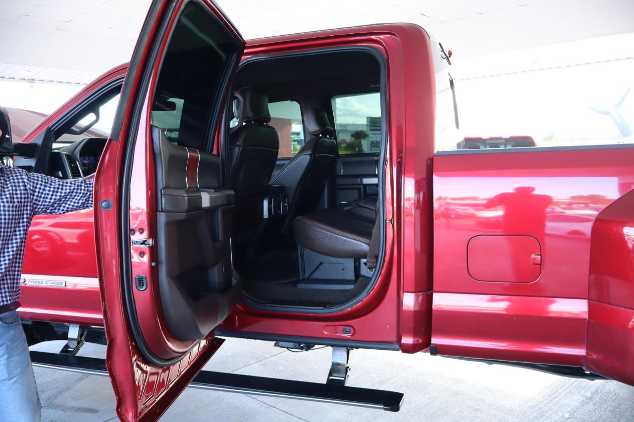 Ford Super Duty F-350 DRW King Ranch 4WD Crew Cab 8' Box 2017