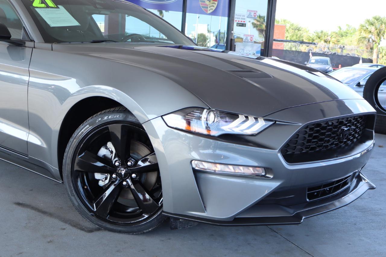 Ford Mustang EcoBoost Fastback 2021