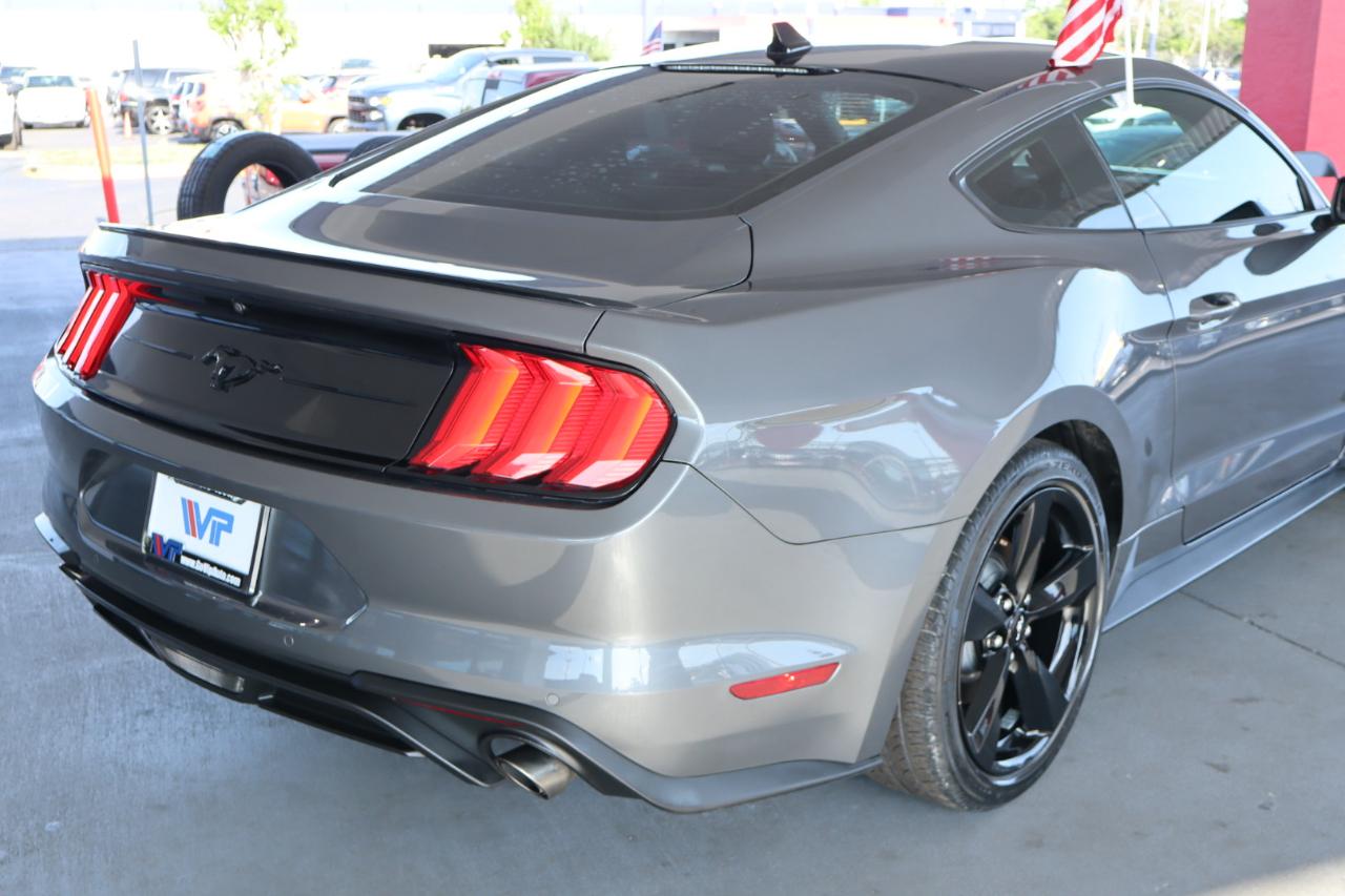 Ford Mustang EcoBoost Fastback 2021