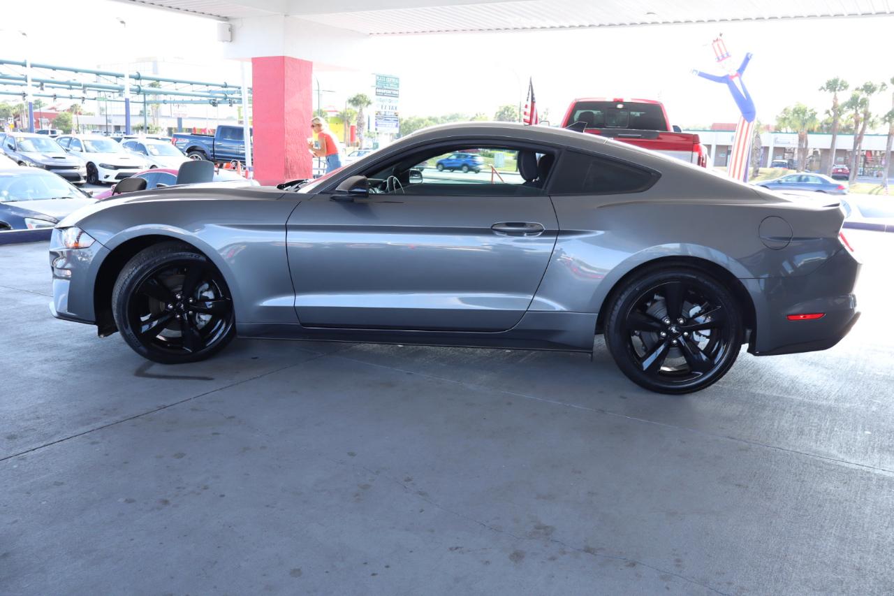 Ford Mustang EcoBoost Fastback 2021