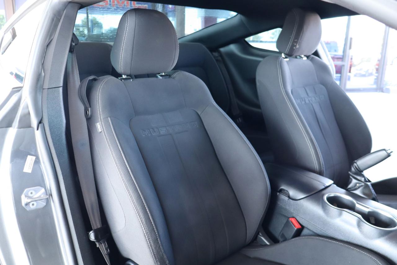 Ford Mustang EcoBoost Fastback 2021