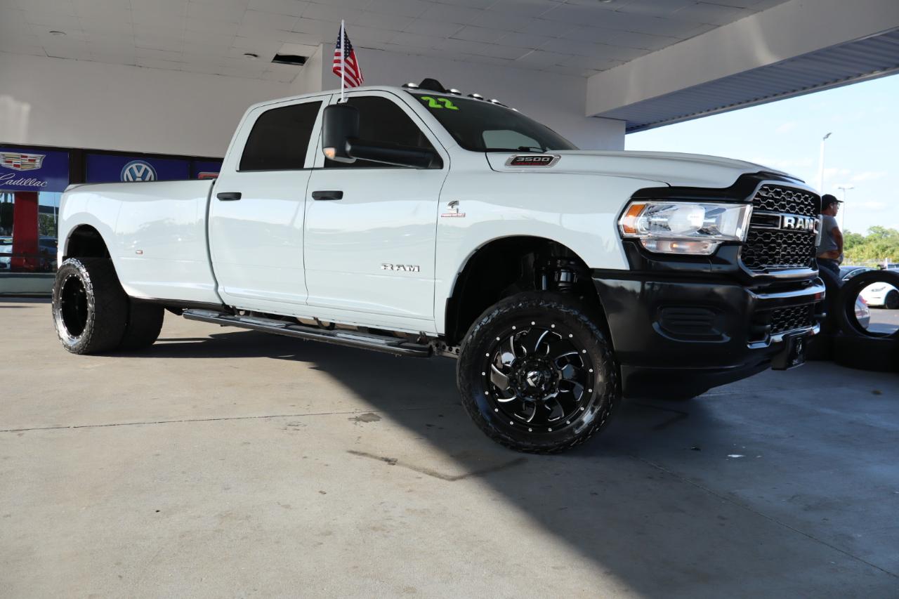 RAM 3500 Tradesman 4x4 Crew Cab 8' Box 2022