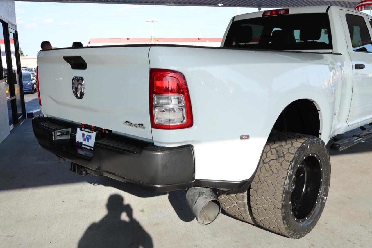 RAM 3500 Tradesman 4x4 Crew Cab 8' Box 2022