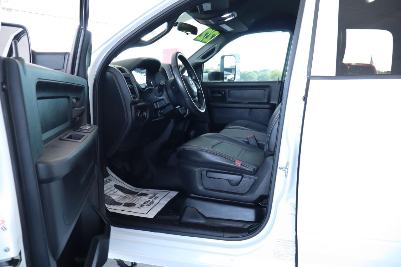 RAM 3500 Tradesman 4x4 Crew Cab 8' Box 2022