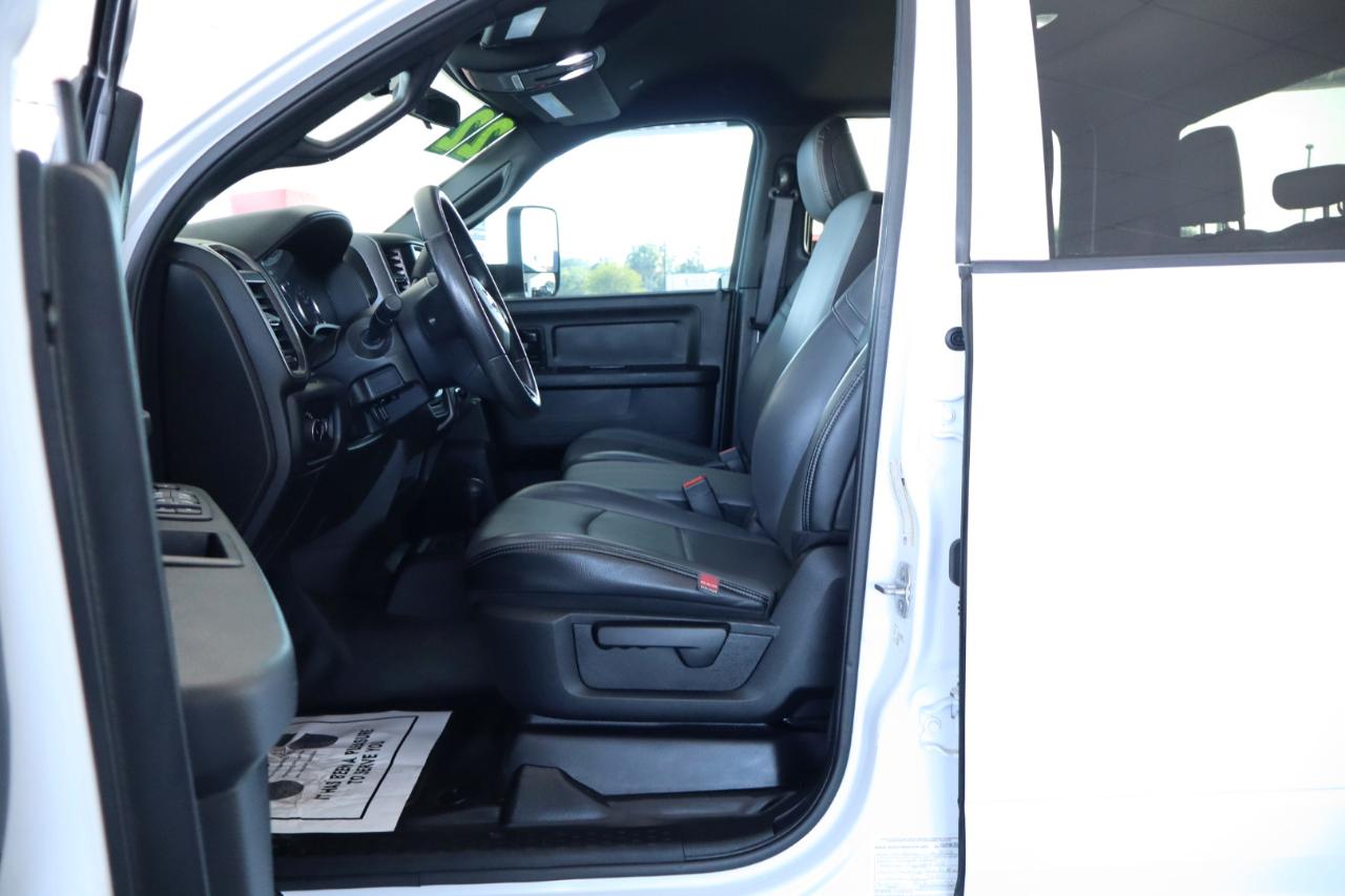 RAM 3500 Tradesman 4x4 Crew Cab 8' Box 2022