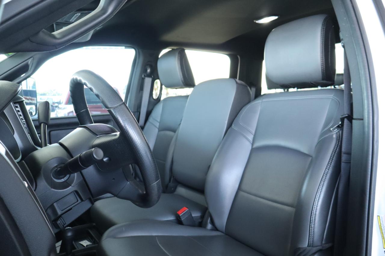 RAM 3500 Tradesman 4x4 Crew Cab 8' Box 2022